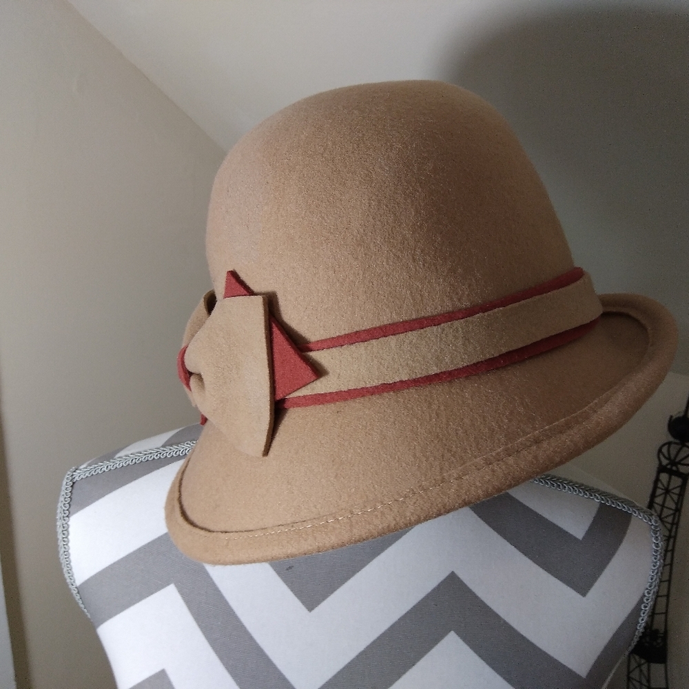 ADORA SOFT 100% WOOL WOMEN'S HAT Tan Bow Detail One Size